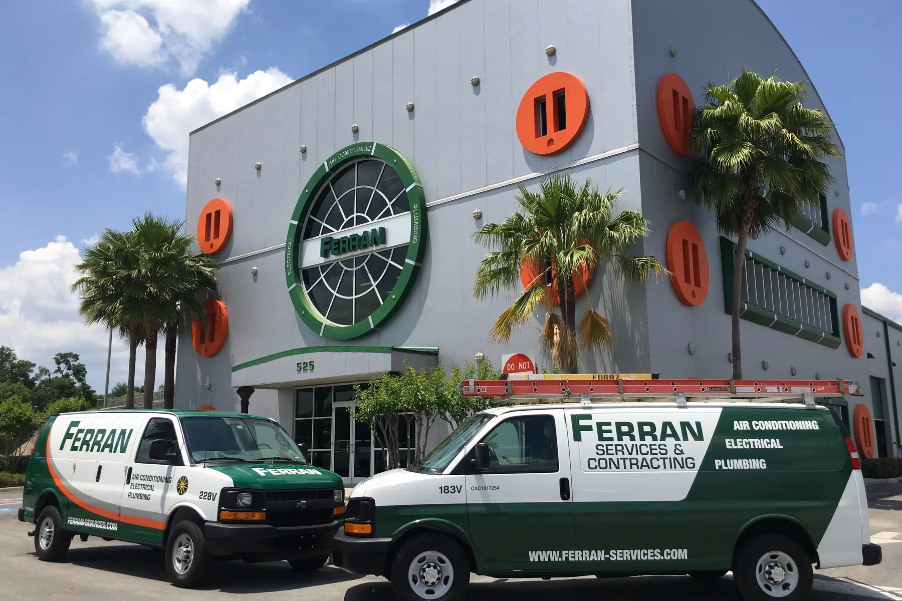 00 02VanswithBuilding